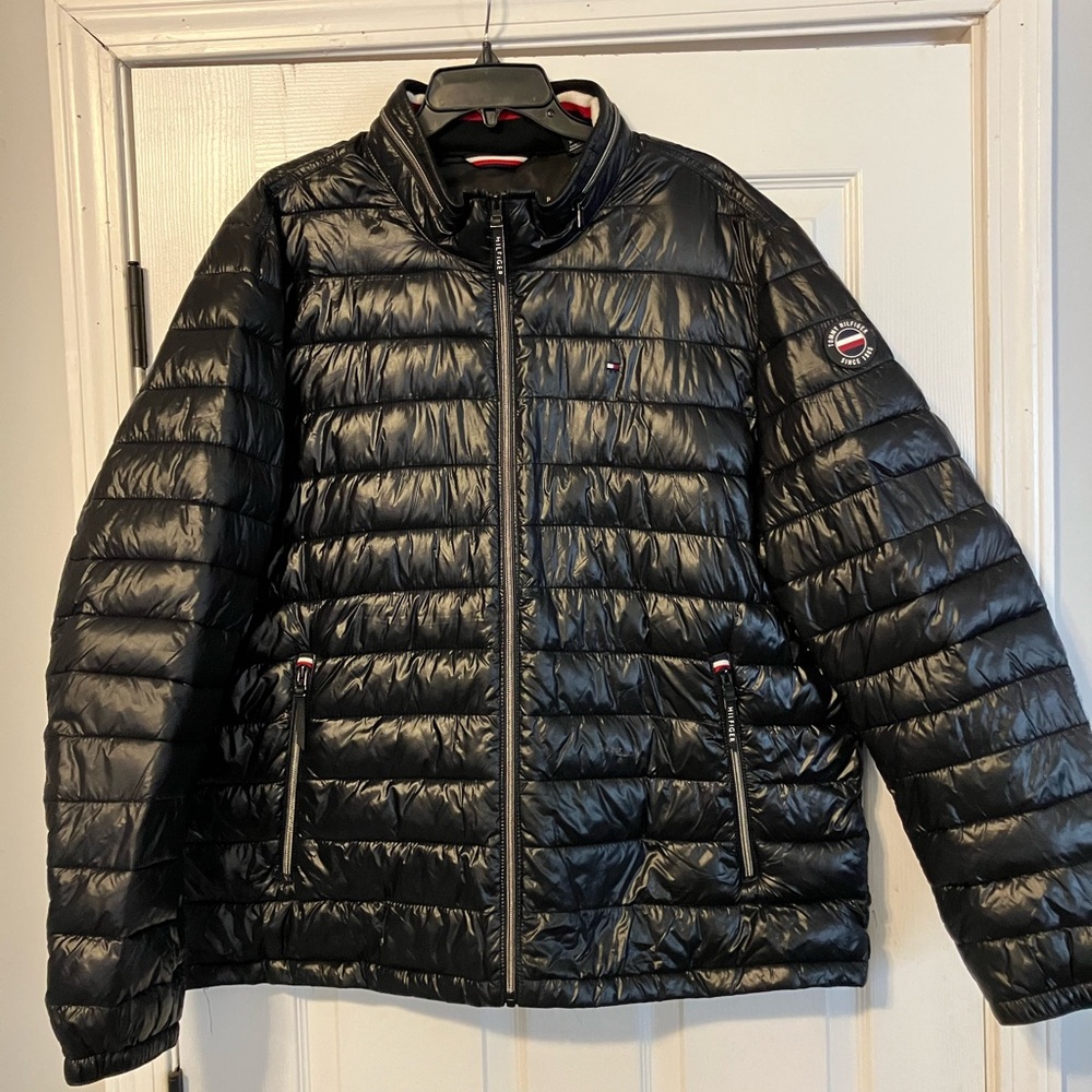 Tommy Hilfiger Men’s XXL Ultra Loft Light Weight Puffer Glossy Jacket Black